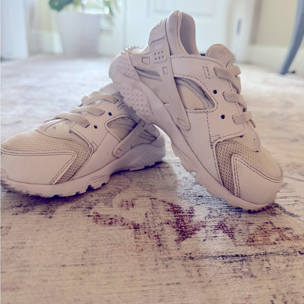 Toddler unisex Nike shoes size 8c